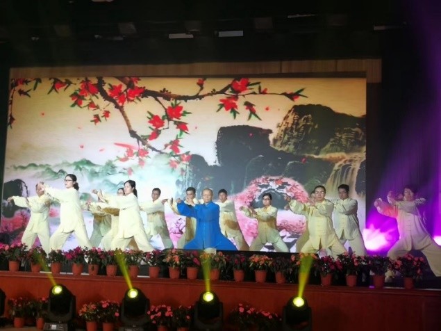 员工文艺汇演4.jpg 员工文艺汇演4.jpg