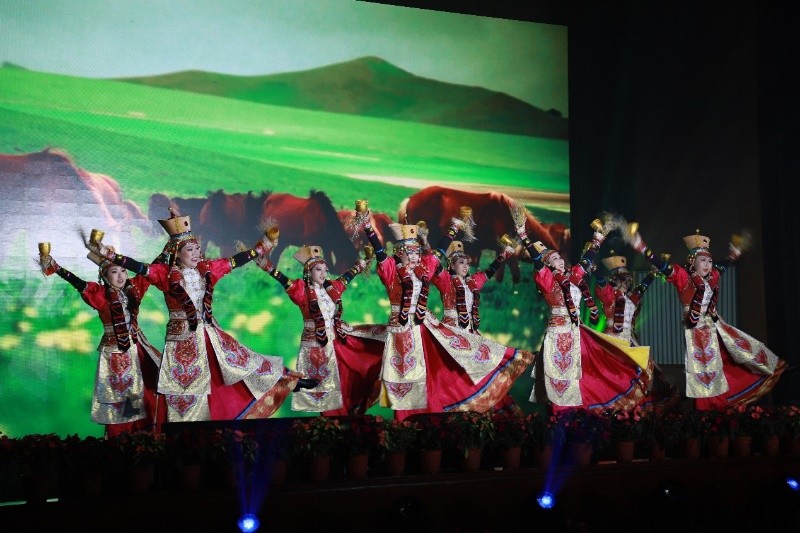 员工文艺汇演8.jpg 员工文艺汇演8.jpg